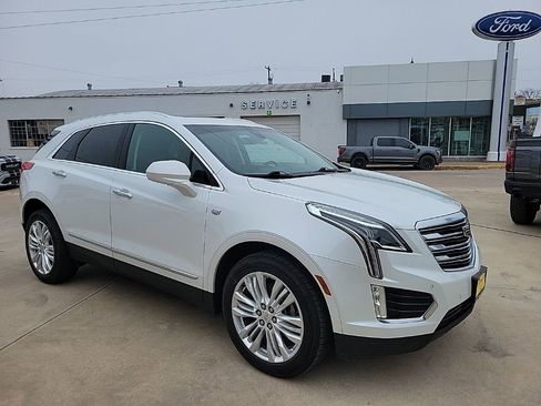 Used 2019 Cadillac XT5 Premium Luxury image 1