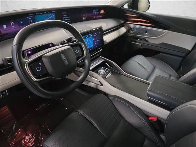 Used 2025 Lincoln Nautilus Reserve AWD/4WD image 17