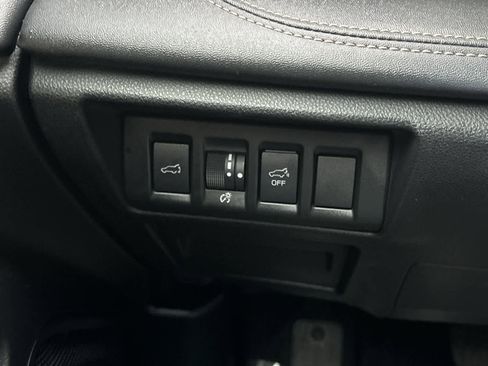 Used 2021 Subaru Outback Limited image 9