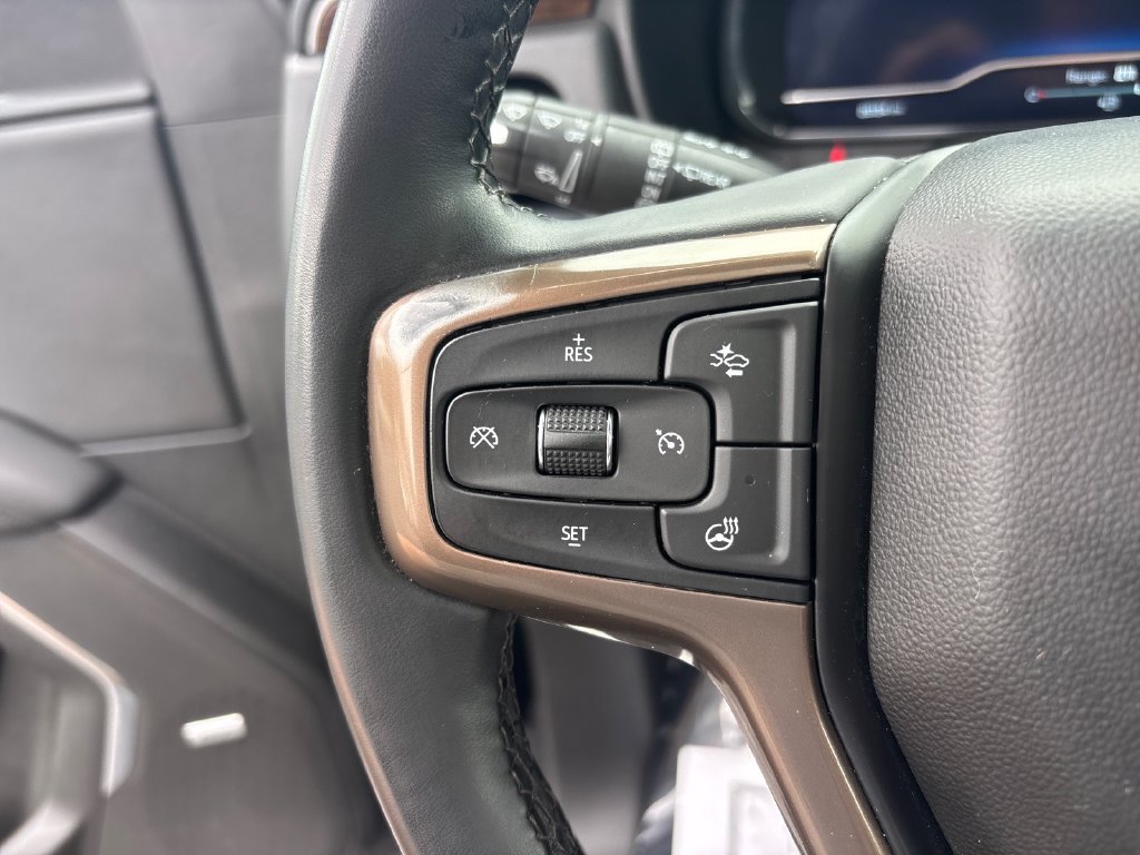 Used 2024 Chevrolet Suburban High Country AWD/4WD image 35