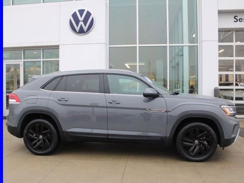 Used 2022 Volkswagen Atlas Cross Sport SE w/ Panoramic Sunroof Package AWD/4WD image 5