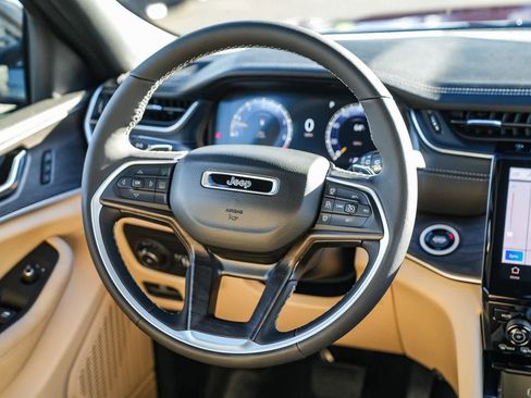 New 2025 Jeep Grand Cherokee L Limited w/ Luxury Tech Group II image 16