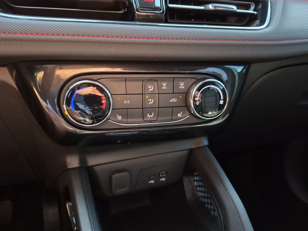 Used 2024 Chevrolet TrailBlazer RS w/ Driver Confidence Package FWD image 21