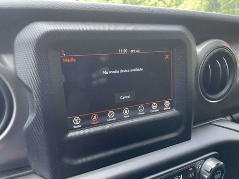 Used 2023 Jeep Gladiator Sport AWD/4WD image 30