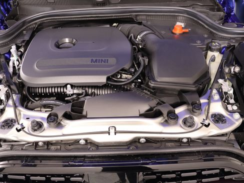 New 2026 MINI Cooper 2-Door Hardtop FWD image 18