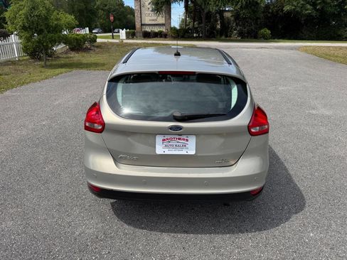Used 2015 Ford Focus SE FWD image 30