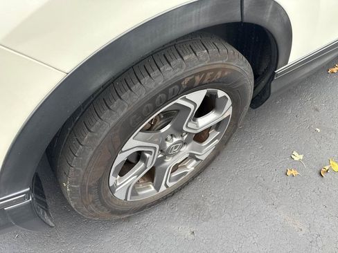 Used 2017 Honda CR-V EX image 8