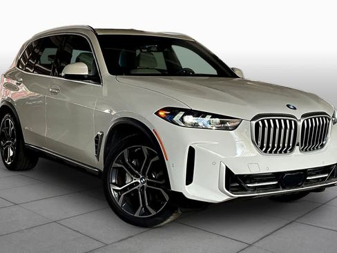 Certified 2026 BMW X5 sDrive40i w/ Climate Comfort Package RWD image 2