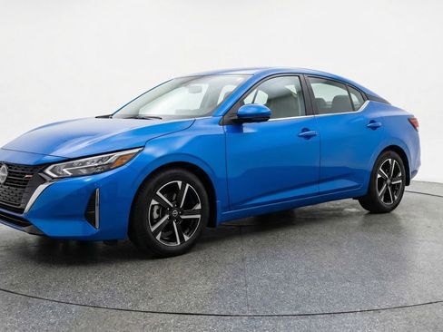 Used 2025 Nissan Sentra SV FWD image 3