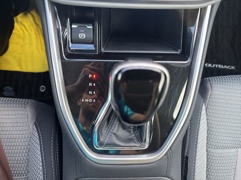 Used 2025 Subaru Outback Premium image 34