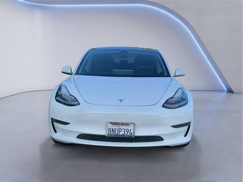 Used 2020 Tesla Model 3 Standard Range Plus image 2
