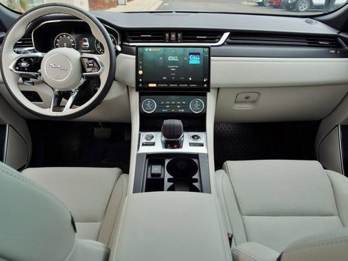 Used 2025 Jaguar F-PACE R-Dynamic S AWD/4WD image 8