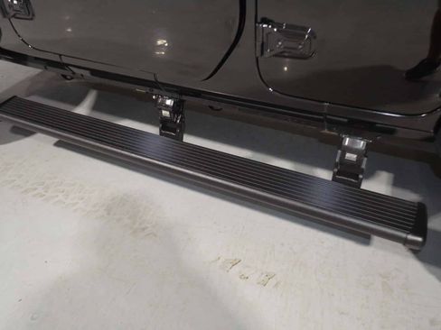 Used 2020 Jeep Wrangler Unlimited Rubicon AWD/4WD image 11