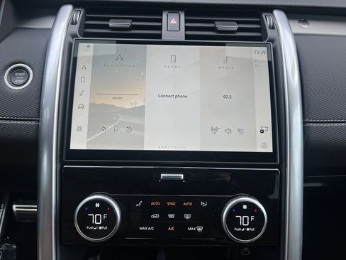 New 2025 Land Rover Discovery Dynamic SE image 22