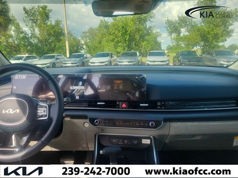 New 2026 Kia Carnival EX FWD image 20