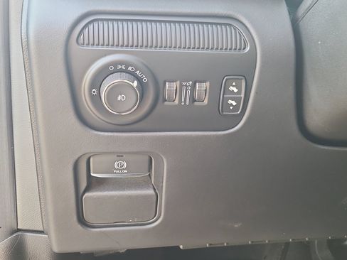 Used 2023 Jeep Grand Wagoneer Series II AWD/4WD image 20