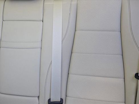 Used 2022 Mercedes-Benz GLE 350 4MATIC image 10