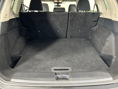 Used 2023 Nissan Rogue S image 18