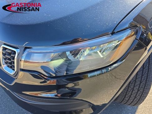 Used 2025 Jeep Compass Sport image 17