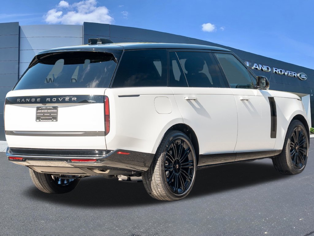 New 2027 Land Rover Range Rover Long Wheelbase SE AWD/4WD image 4
