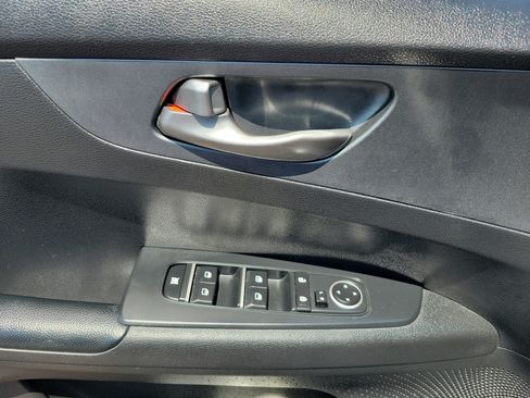 Used 2021 Kia Forte LXS FWD image 6