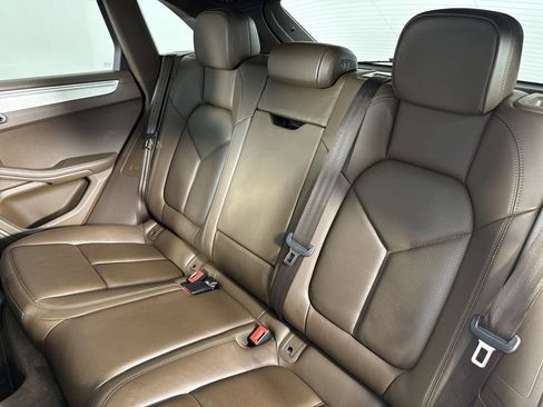 Certified 2018 Porsche Macan S AWD/4WD image 22