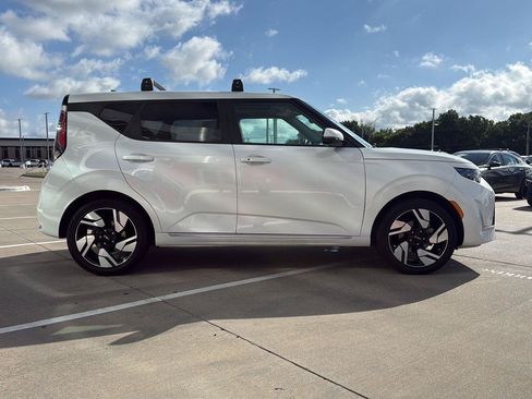 Used 2025 Kia Soul GT-Line FWD image 5