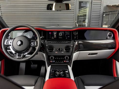 New 2027 Rolls-Royce Cullinan Black Badge AWD/4WD image 4