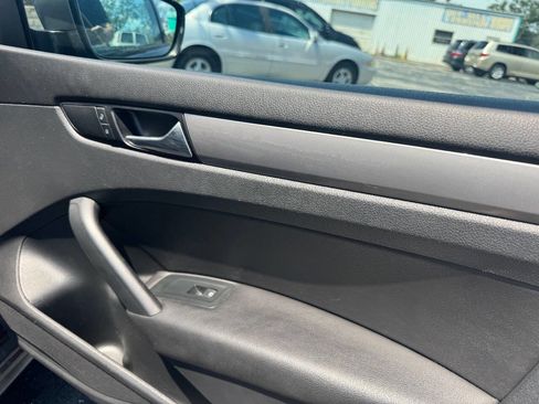 Used 2015 Volkswagen Passat 1.8T Wolfsburg Edition image 5