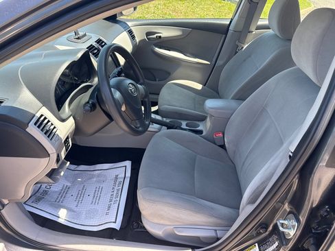 Used 2011 Toyota Corolla LE FWD image 30