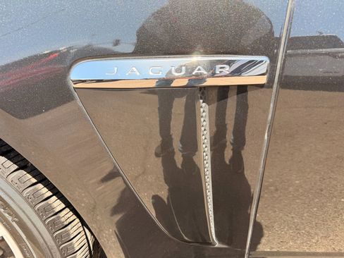 Used 2015 Jaguar XF Premium RWD image 38
