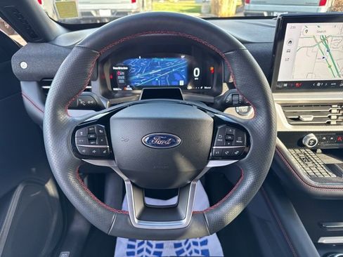 Used 2025 Ford Explorer ST-Line w/ Premium Package image 17