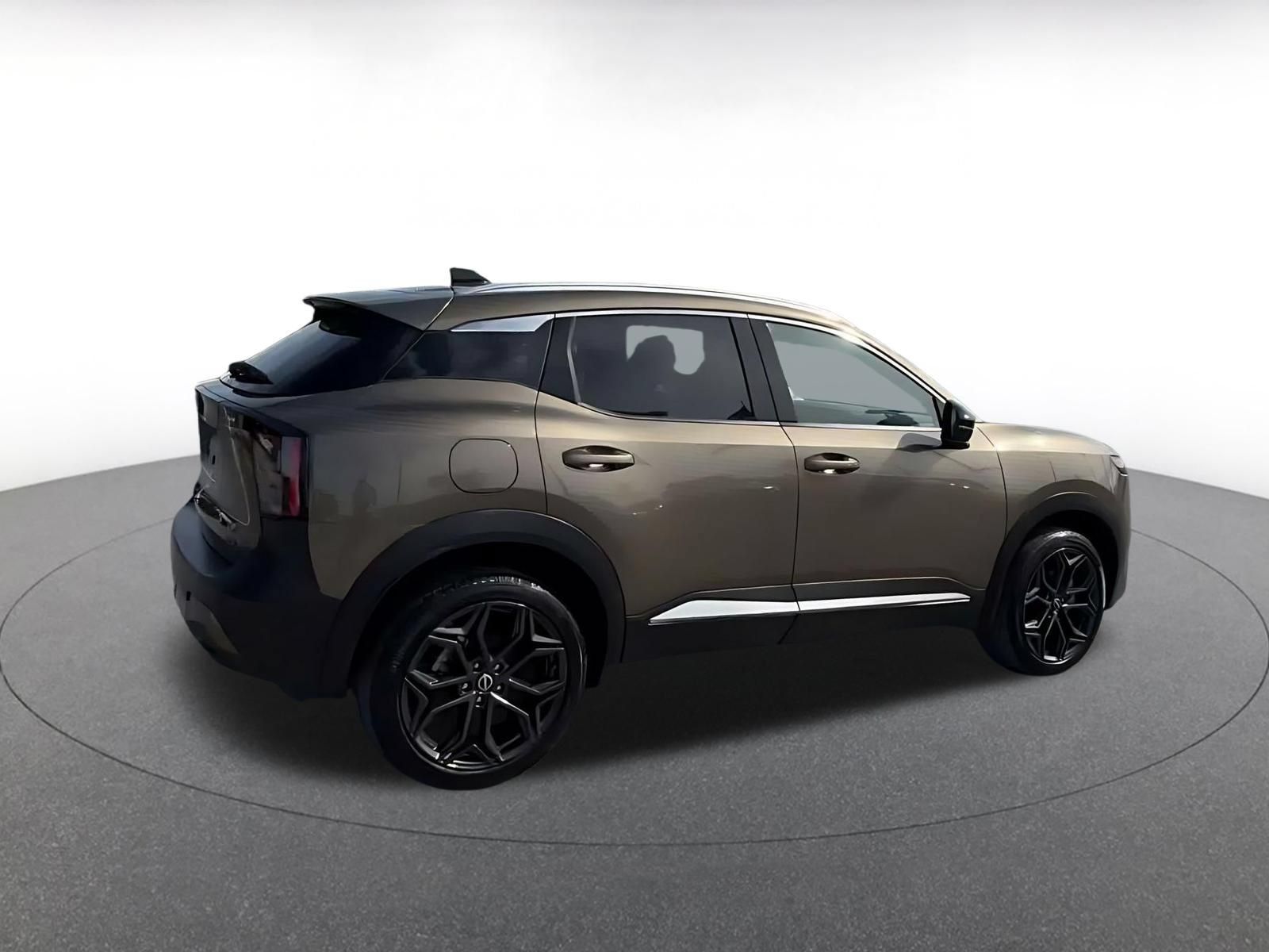 Used 2026 Nissan Kicks SR FWD image 14