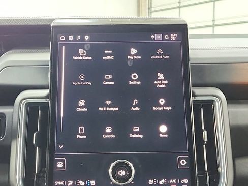 Used 2025 GMC Yukon Denali RWD image 29