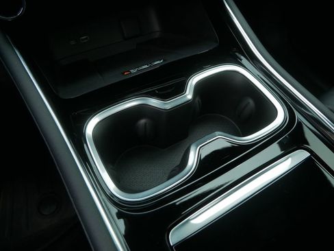 Used 2024 Chevrolet Traverse RS image 27