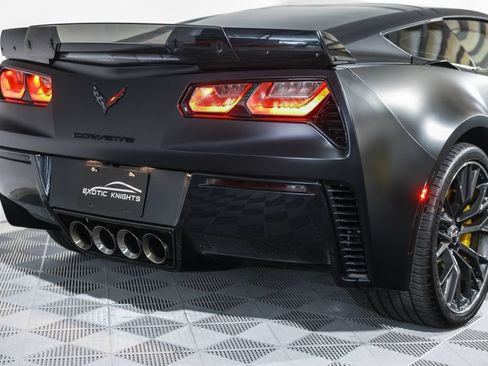 Used 2016 Chevrolet Corvette Z06 w/ 3LZ Preferred Equipment Group RWD image 11