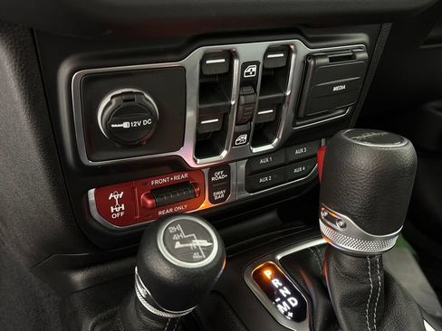 New 2026 Jeep Gladiator Rubicon w/ Steel Power Dome Hood Package AWD/4WD image 40