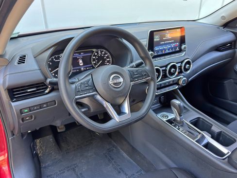 Used 2024 Nissan Sentra SV FWD image 12