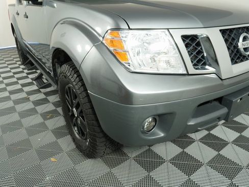 Used 2019 Nissan Frontier SV image 10