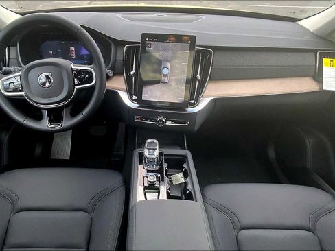 New 2025 Volvo XC90 B5 Plus image 7