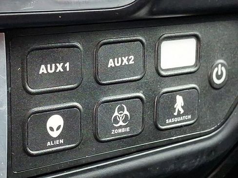 Used 2023 Jeep Wrangler Unlimited Rubicon w/ Xtreme 35 Tire Package AWD/4WD image 25