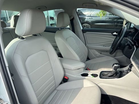 Used 2023 Volkswagen Jetta SE FWD image 16