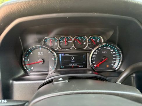 Used 2018 Chevrolet Silverado 2500 LT AWD/4WD image 17