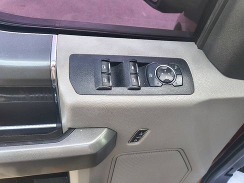 Used 2016 Ford F150 XLT w/ Equipment Group 302A Luxury AWD/4WD image 14