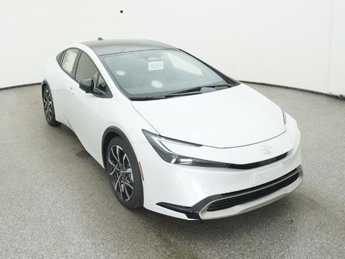 New 2026 Toyota Prius Plug-In Hybrid FWD image 32