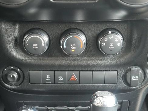 Used 2011 Jeep Wrangler Sport AWD/4WD image 17