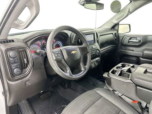Used 2024 Chevrolet Silverado 1500 Custom image 9