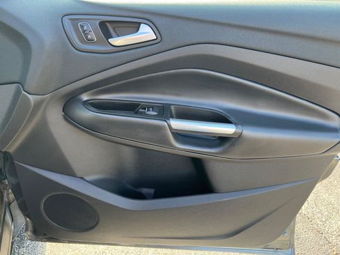 Used 2017 Ford Escape Titanium FWD image 29