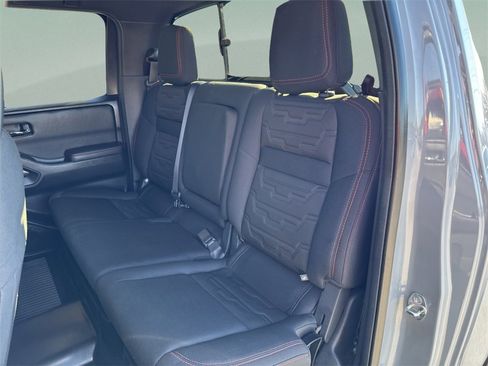 Used 2023 Nissan Frontier PRO-4X w/ Pro Convenience Package image 9