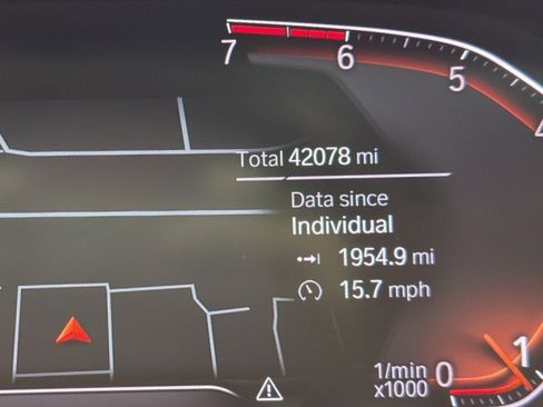 Used 2022 BMW 330i xDrive 330i xDrive w/ M Sport Package image 11